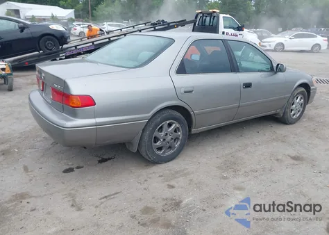 2001 Toyota Camry Ce/Le/Xle from USA, damaged, VIN 4T1BG22K11U027969